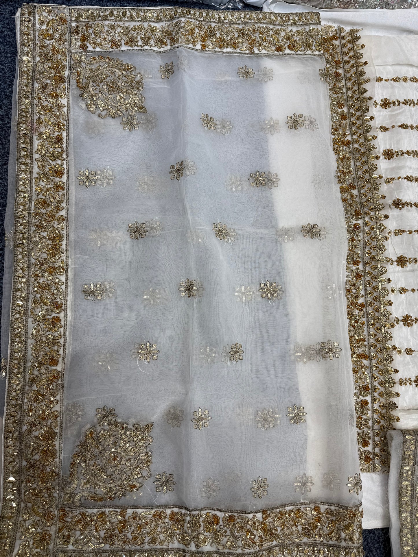 Harris Shakeel - White Ivory